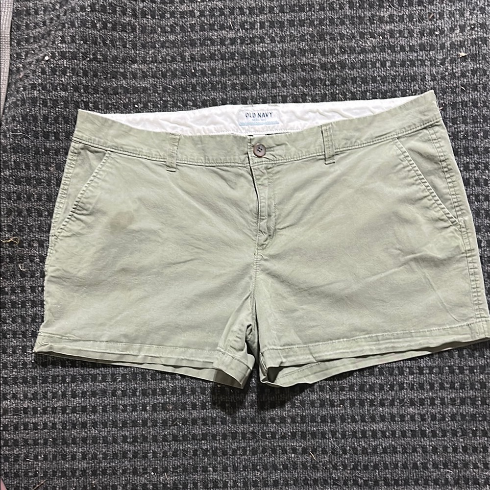 Old Navy Green Bermuda Shorts Cotton Blend Casual